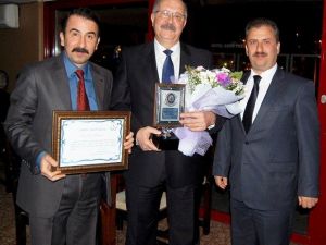 36 Yıllık Öğretmene Plaketli Uğurlama