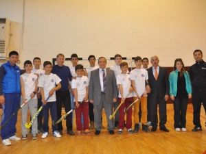 Demre’nin İlk Hokey Takımı Kuruldu