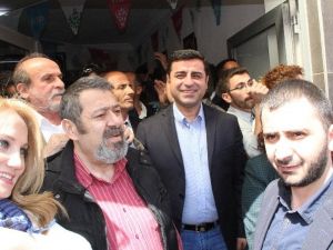 HDP Eş Başkanı Demirtaş, Akhisarlılara Seslendi