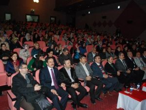 DÜ’de Aile Konferansı