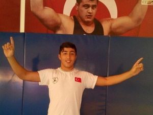 Güreşte Samet Güzel Türkiye Birincisi Oldu