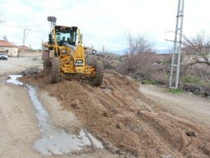Karacaviran Mahallesinde Yol Çalışması