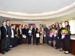 Rektör Çamsarı’dan, Başarılı Konservatuvar Öğrencilerine Teşekkür Belgesi