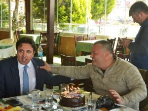 Hakan Kayalp’den Pastalı Jest