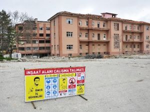 Eski Devlet Hastanesinin Yıkımına Başlandı