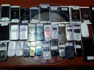 Polisten 4 İşyerine Eş Zamanlı “Gümrük Kaçağı Cep Telefonu” Baskını