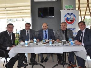 Sendika Üyeleri Yemekte Buluştu