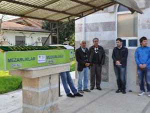 Fotoğraf Çektirirken Ölen Genç Son Yolculuğuna Uğurlandı