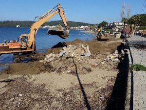 Menderes’te Yaz Mevsimi Öncesi Yollara Bakım