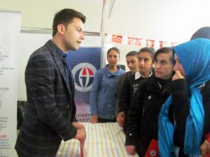 GAÜN, 2. Üniversiteler Tanıtım Fuarında İlgi Odağı Oldu