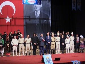 ’Bir Destandır Çanakkale’ Oyunu İzmir’de Sahnelendi