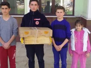 Çocuklar Yaralı Şahin’e Yaşam Kaynağı Oldu