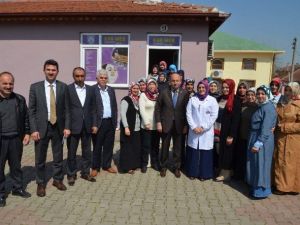 Üzülmez, Karmek Kurslarına Makine Hadiye Etti