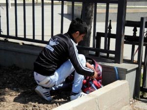 Adliyeye Girerken Dışarıda Bıraktığı Çanta Polisi Alarma Geçirdi