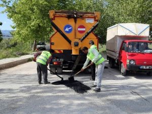 Erdemli’de Yollar Yamayla Onarılıyor