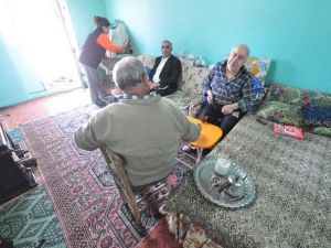 Kemalpaşa’da Bakıma Muhtaçlara Yardım Eli