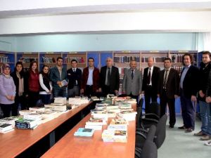 Bayburt Üniversitesi Eğitim Fakültesi Öğrencilerinden Anlamlı Bağış
