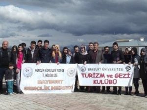Bayburt Üniversitesi Öğrencileri Bayburt Çevresini Ağaçlandırıyor