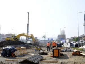 Köprülü Kavşak İnşaatı Devam Ediyor