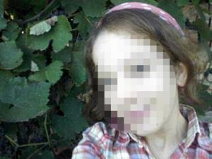 Annesini Döven Babasını Göğsünden Bıçakladı