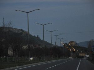 Bozüyük’te Vatandaş Yanmayan Aydınlatma Lambalarından Şikayetçi