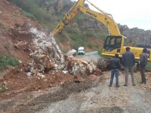 Kapanan Yolu Belediye Ekipleri Açtı