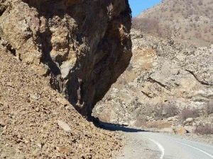 Kulp-muş Karayolunda Büyük Tehlike