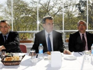 Siyasi Parti Başkanları Bir Araya Geldi