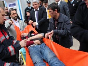 İşten Çıkarıldı Çatıya Çıktı