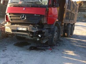 3 Kamyon Birbirine Girdi: 1 Yaralı