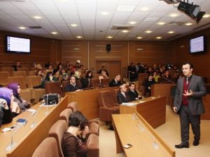 Büyükşehir Personeline Empatik İletişim Semineri Verildi