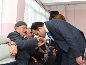 Cahan, “Yaşlılarımız Başımızın Tacıdır”