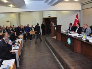 CHP’li Üyeler Meclisi Terketti