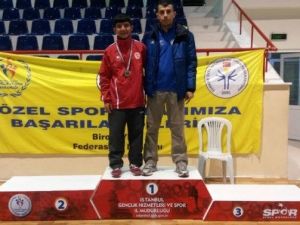 Utku Caberoğlu, Masa Tenisinde Türkiye Şampiyonu