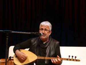 Esat Kabaklı’dan Türkü Ziyafeti