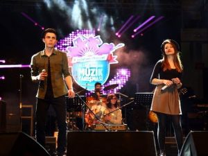 Aydın’dan 10 Lise İzmir’de Sahne Aldı