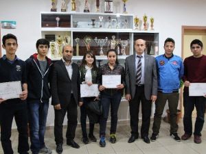 Adıyaman Hem’de Model Uçak Yapımı Kursu Tamamlandı
