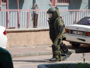 Adıyaman’da Şüpheli Çanta Fünye İle Patlatıldı