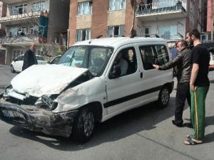 Kontrolden Çıkan Otomobil, Gecekonduya Girdi