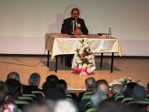 Rektör Coşkun, Hz. Peygamber Ve Birlikte Yaşama Ahlakı Konulu Konferans Verdi