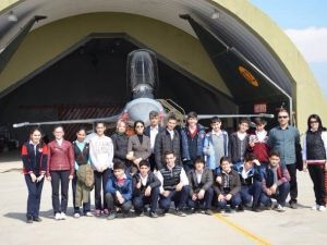 Ortaokul Öğrencileri F16 Uçaklarıyla Tanıştı