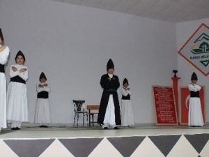 İlkokul Öğrencilerden Kutlu Doğum Etkinliği