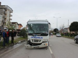 İki Yolcu Midibüsü Çarpıştı: 17 Yaralı