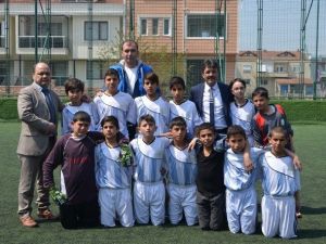 23 Nisan Küçükler Futbol Turnuvası Erenler’de Tüm Hızıyla Devam Ediyor