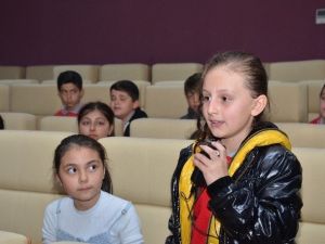 Öğrenciler Yerel Yönetimler Dersini Belediye’de İşledi