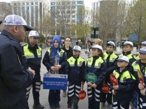 Minik Trafikçiler Kızılay’da Denetim Yaptı
