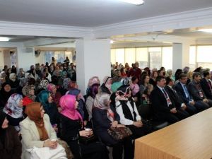 AK Parti Afyonkarahisar İl Kadın Kolları Danışma Meclis Toplantısı Yapıldı