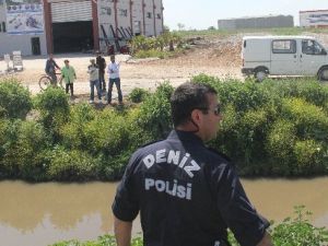 Kanal Kenarında Bırakılan Bisiklet Polisi Alarma Geçirdi