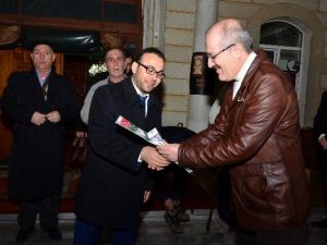Başkan Kafaoğlu Gül Dağıttı