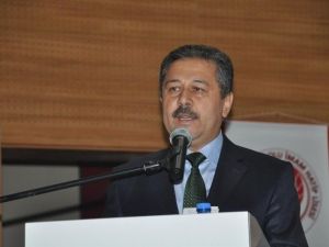 Kız Öğrenciler Kur’an-ı Kerim’i Güzel Okuyabilmek İçin Yarıştı
